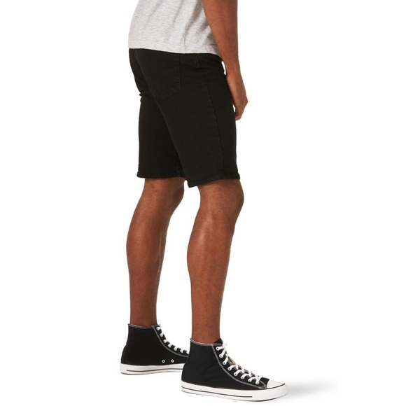 NWT Wrangler Authentics Men's Classic Jean Short in Black Size 32 - Picture 3 of 9